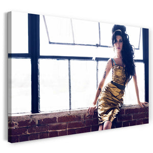 Leinwandbild Amy Winehouse in goldenem Kleid sexy cool