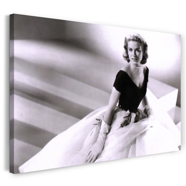 Leinwandbild Grace Kelly mit weißem Kleid Perlenkette schwarzes Oberteil