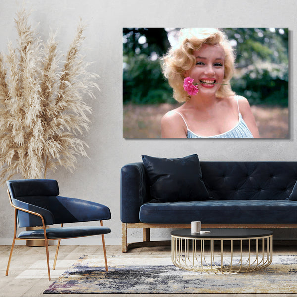 Leinwandbild Marilyn Monroe rosa Rose Blume im Mund sexy Träger-kleid