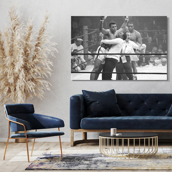 Leinwandbild Muhammad Ali im Ring in Siegerpose von Trainer hoch-gehoben