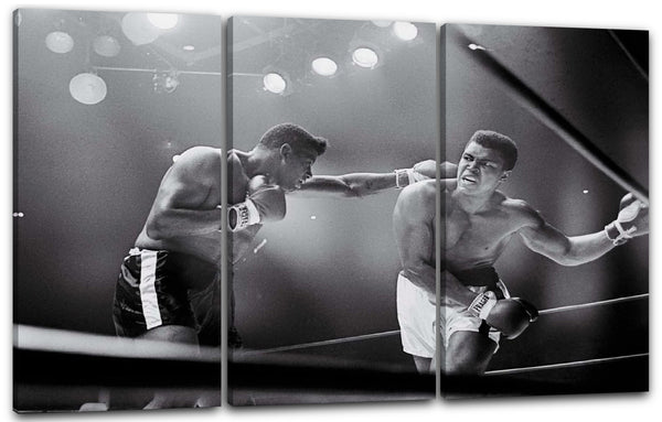 Leinwandbild Muhammad Ali im Ring unter Flutlicht rechter Haken