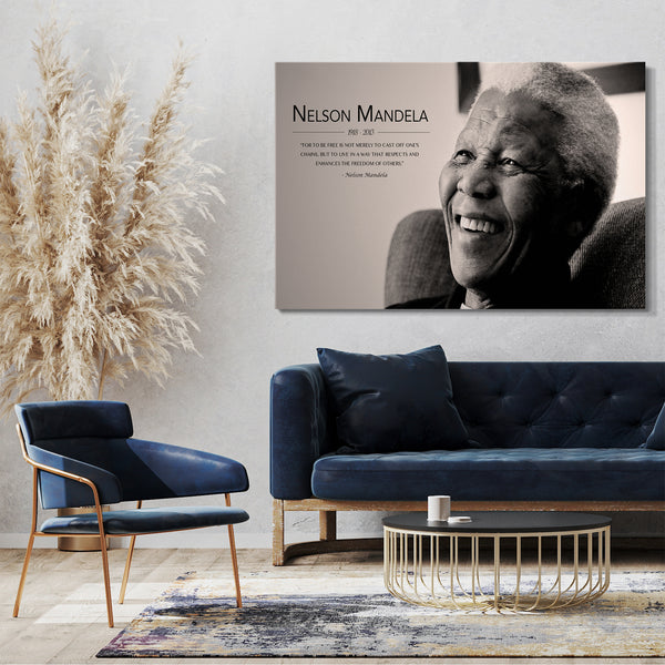 Leinwandbild Nelson Mandela im Sessel lachend Zitat Freiheit Weisheit