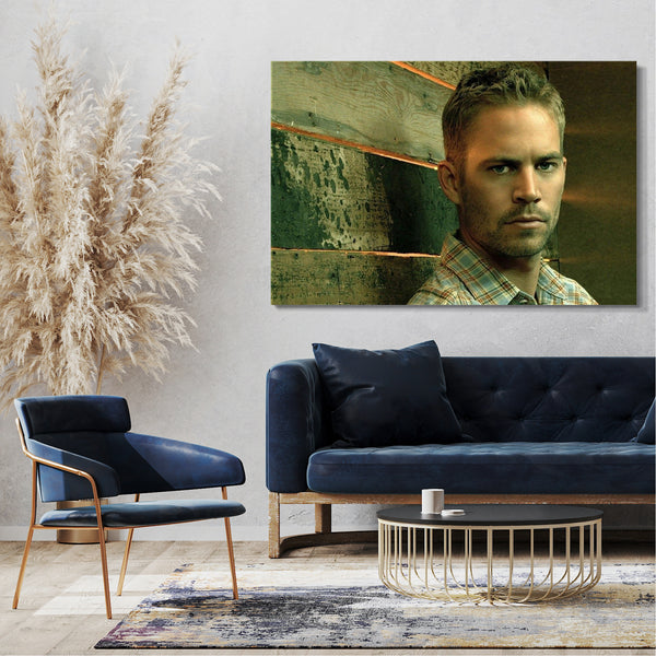 Leinwandbild Paul Walker cooler harter Blick vor Holzwand
