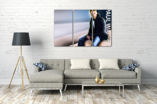 Leinwandbild Paul Walker coole Pose sitzend mit Jeans-Hose und Anorak
