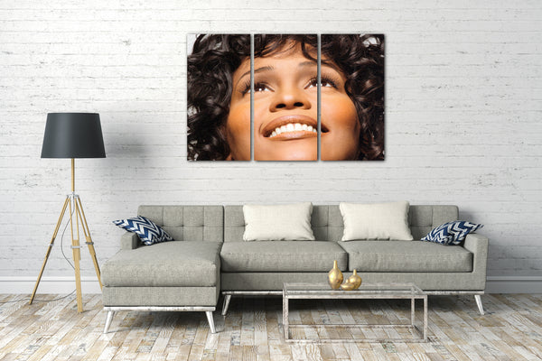 Leinwandbild Whitney Houston in den Himmel schauend anumtig hoffnungsvoll