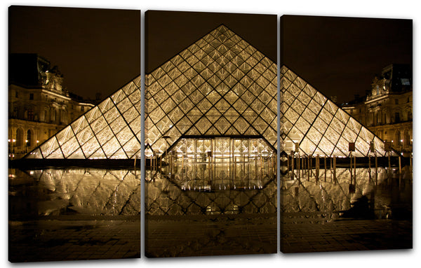 Leinwandbild Le Louvre Architektur-Meisterwerk Pyramide in Paris am Eingang Nachts