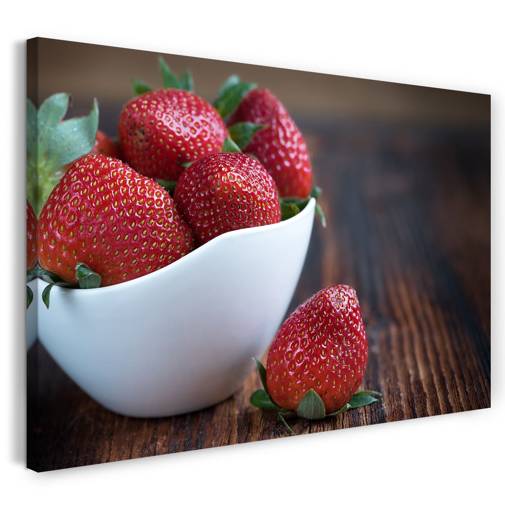 Leinwandbild Essensbilder Früchte Erdbeeren in weißer Schale auf dunklem Holztisch