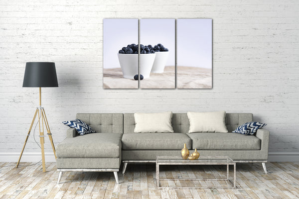 Leinwandbild Essensbilder Gemüse Obst Früchte Heidelbeeren in weißer Schale