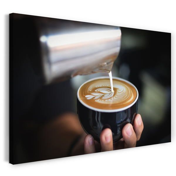 Leinwandbild Wandbild Küchendeko Latte Art Barisata Cappuccino-Tasse haltend
