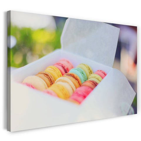 Leinwandbild Wandbild Küchendeko bunte Macarons in weißer Schachtel