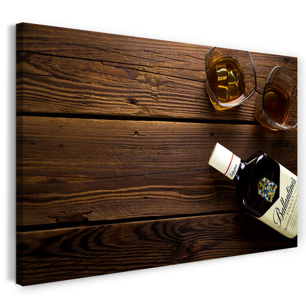 Leinwandbild Wandbild Küchendeko Whisky mit zwei Gläsern auf dunklem Holztisch