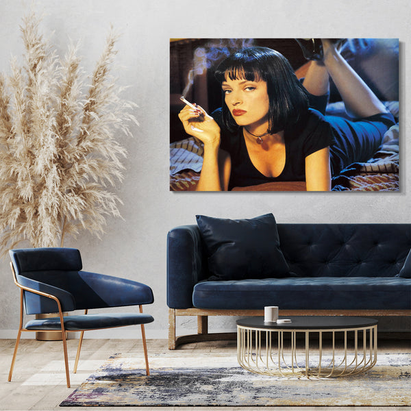 Leinwandbild Filmplakat Filmmotiv Pulp Fiction Uma Thurman auf Bett mit Zigarette