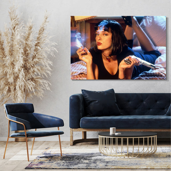 Leinwandbild Filmplakat Filmmotiv Pulp Fiction Uma Thurman auf Bett rauchend