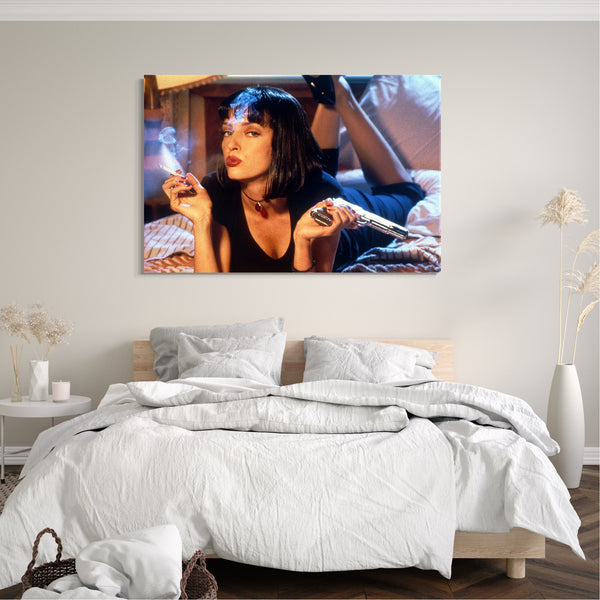 Leinwandbild Filmplakat Filmmotiv Pulp Fiction Uma Thurman auf Bett rauchend