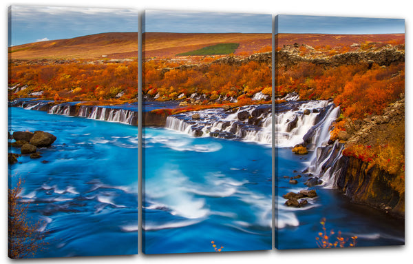 Leinwandbild Landschaftsbilder Wasserfall in Waldlandschaft, Blick von oben