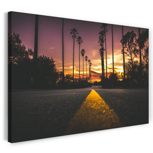 Leinwandbild Landschaftsbilder Straße bei Sonnenuntergang, Palmen links recht