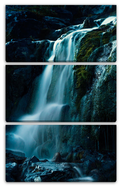 Leinwandbild Wasserfall, Felsen mit Moos bewachsen, künstliche Farben, Wand-Deko