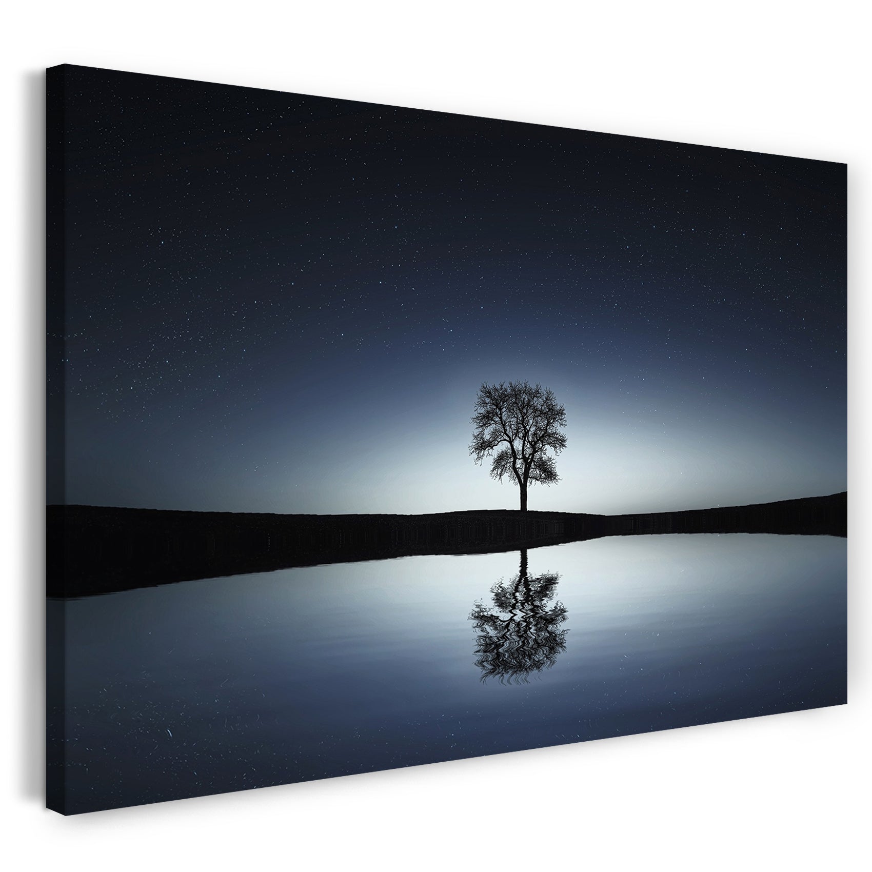 Leinwandbild Fantasy-Baum Nacht im Wasser gespiegelt vor Sternen-Himmel blau