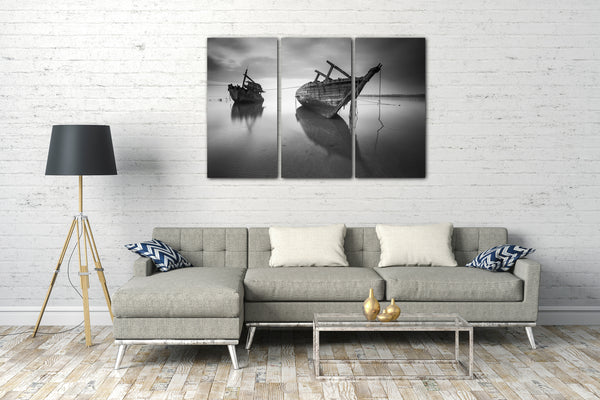 Leinwandbild zwei Boote verlassen im See schwarz-weiß Foto einsam Kunst Deko