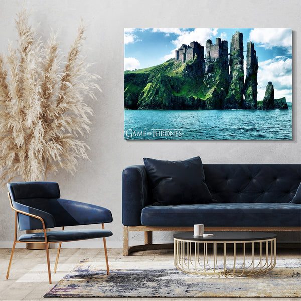 Leinwandbild Game of Thrones große Burg auf Insel im Meer Fantasy Titel-Schrift