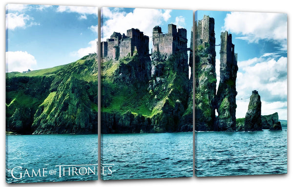 Leinwandbild Game of Thrones große Burg auf Insel im Meer Fantasy Titel-Schrift