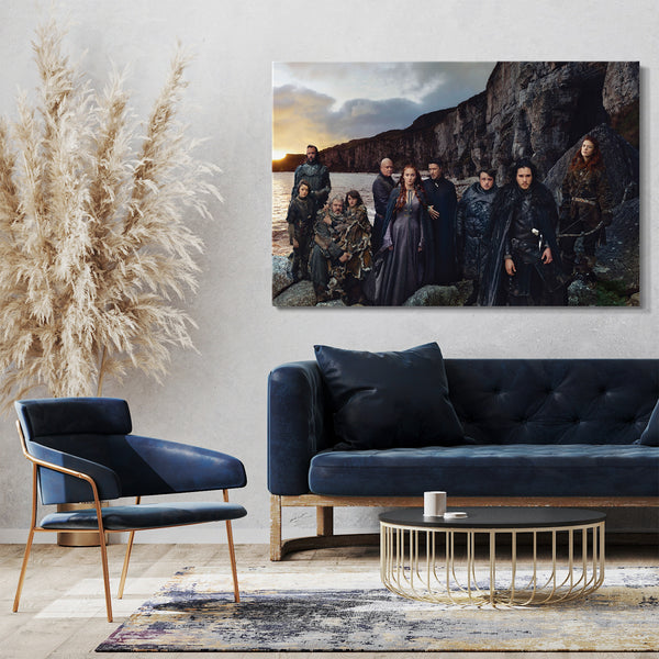 Leinwandbild Game of Thrones Darsteller vor Meeres- und Bergkulisse