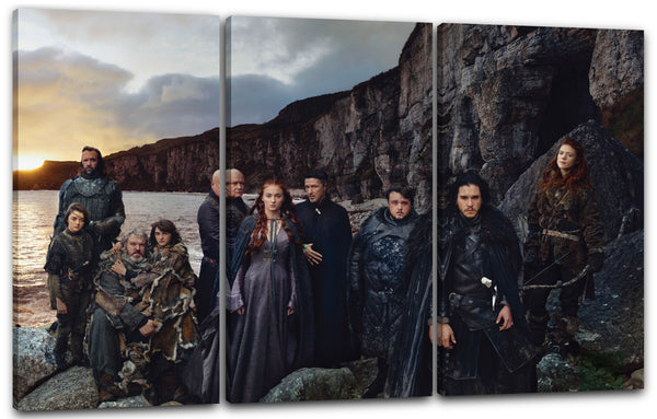 Leinwandbild Game of Thrones Darsteller vor Meeres- und Bergkulisse