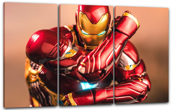 Leinwandbild Iron Man in cooler Pose Arm angewinkelt