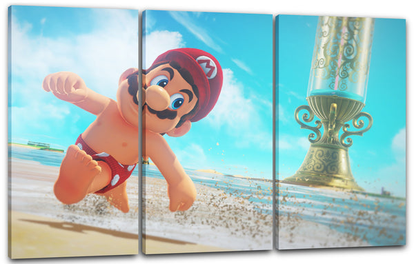 Leinwandbild Super Mario mit Badehose lachend am Strand